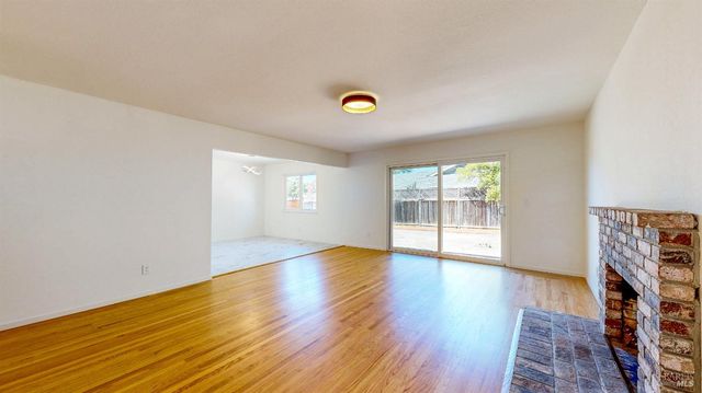 2257 Yucca St, Santa Rosa, CA 95405