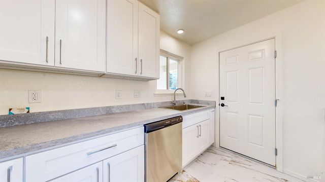 2257 Yucca St, Santa Rosa, CA 95405