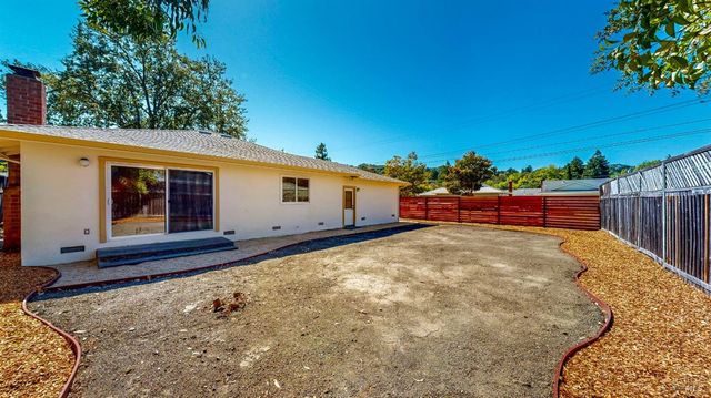 2257 Yucca St, Santa Rosa, CA 95405