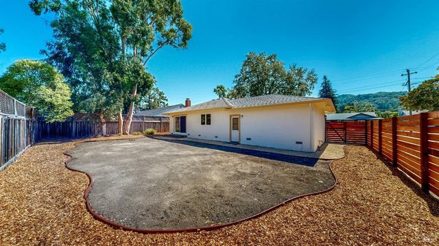 2257 Yucca St, Santa Rosa, CA 95405