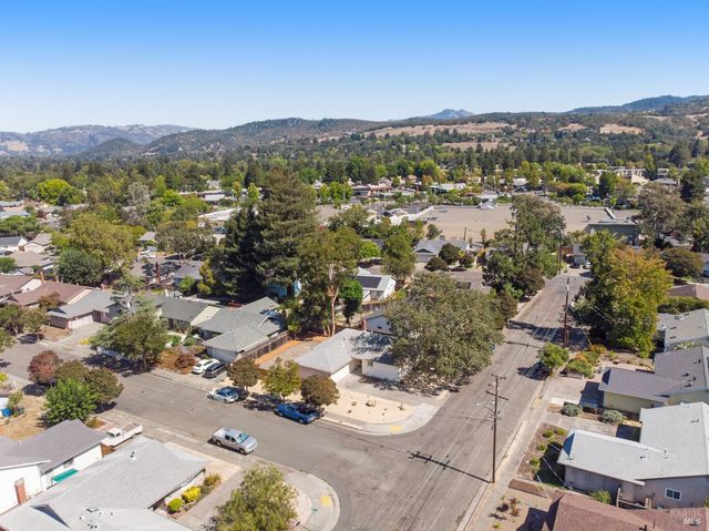 2257 Yucca St, Santa Rosa, CA 95405