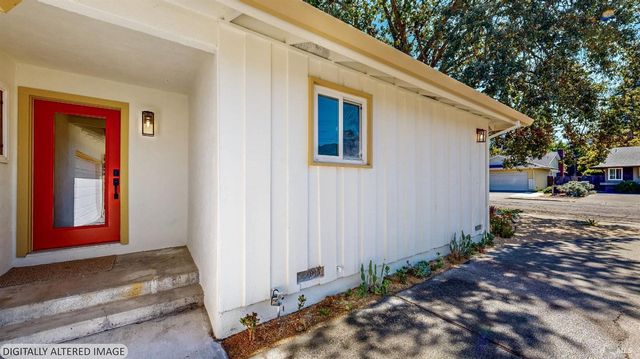 2257 Yucca St, Santa Rosa, CA 95405