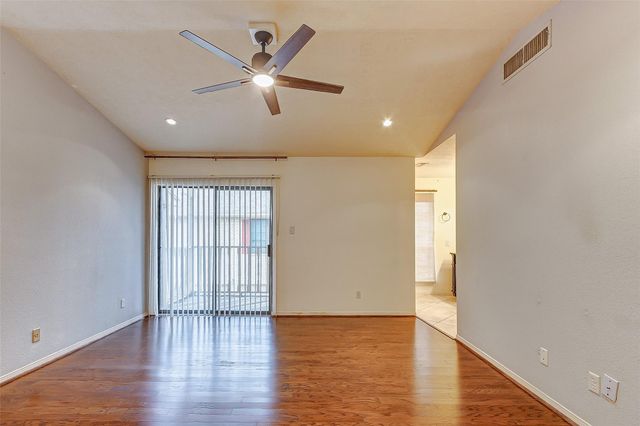 7350 Kirby Drive 5, Houston, TX 77030