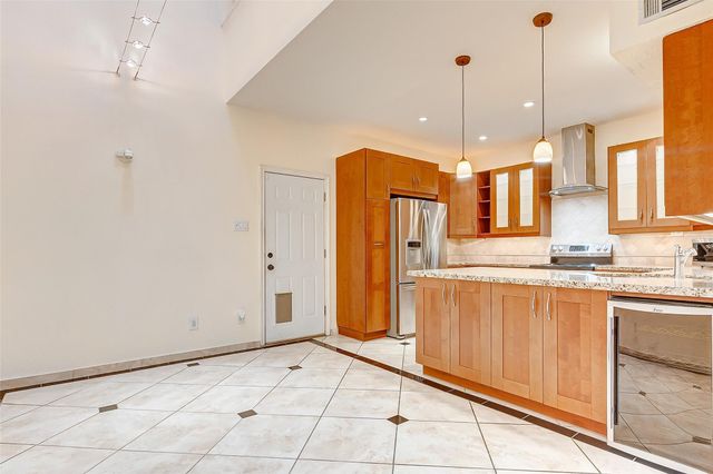 7350 Kirby Drive 5, Houston, TX 77030