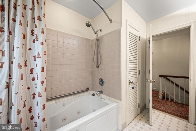 1012 ROBIN DR, West Chester, PA 19382