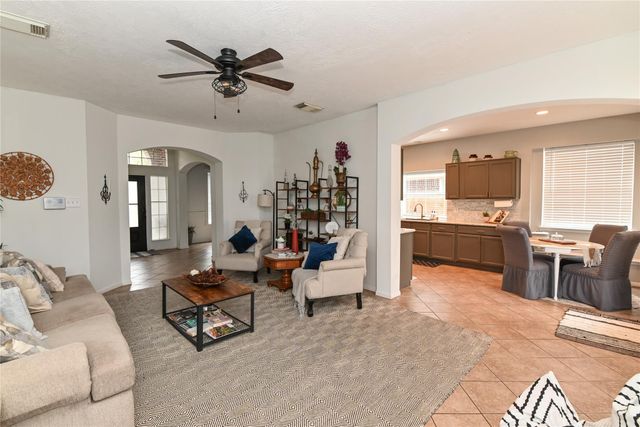 1319 W Welsford Drive, Spring, TX 77386