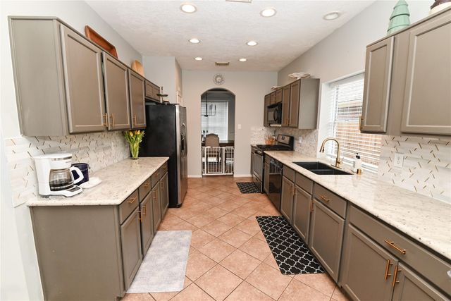 1319 W Welsford Drive, Spring, TX 77386