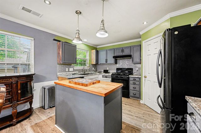 5846 Hewitt Drive, Charlotte, NC 28269