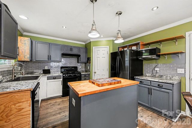 5846 Hewitt Drive, Charlotte, NC 28269
