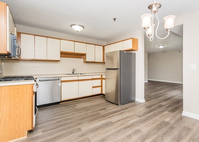 84 Tennis Plaza Road 1, Dracut, MA 01826