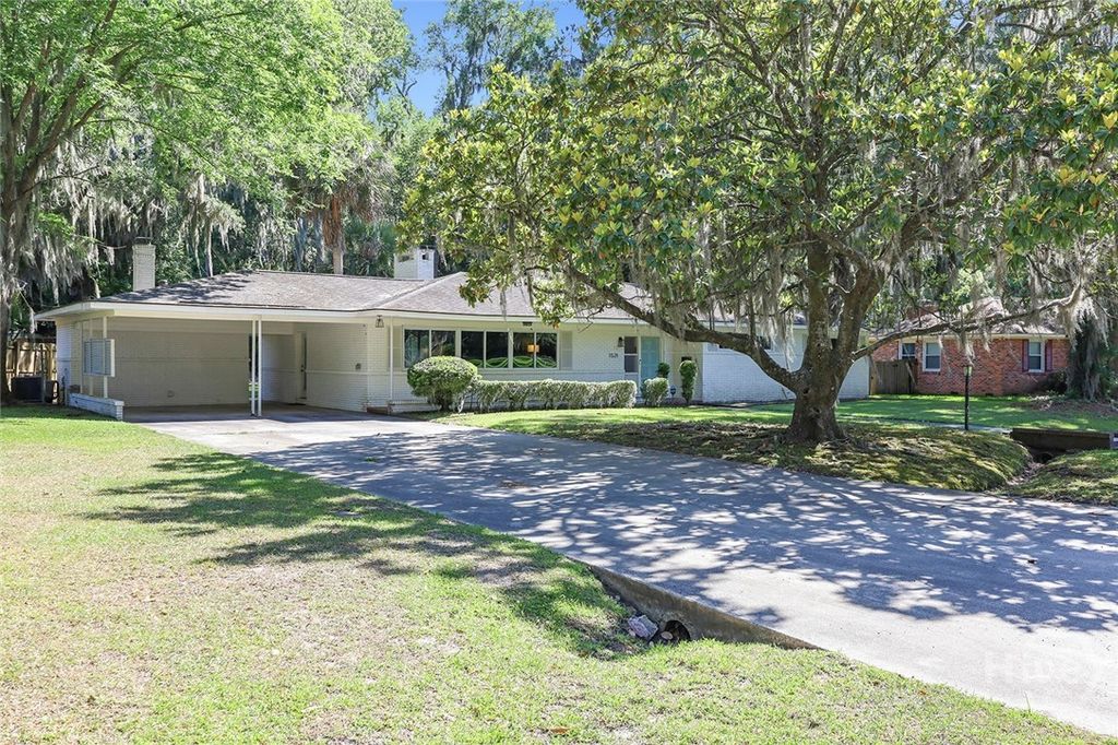 Image 17 of property listing at 1521 Forsyth Road, Savannah, GA 31406