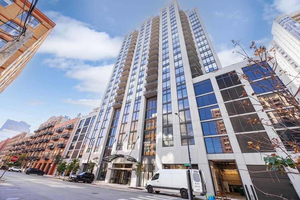 435 W Erie Street 701, Chicago, IL 60654