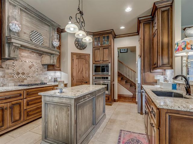 700 Newport Bridge Drive, Edmond, OK 73034