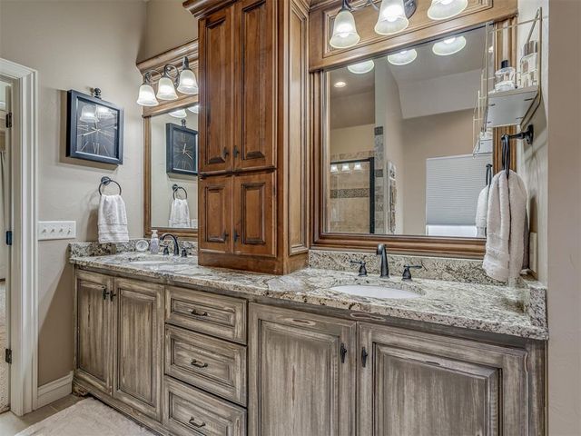 700 Newport Bridge Drive, Edmond, OK 73034