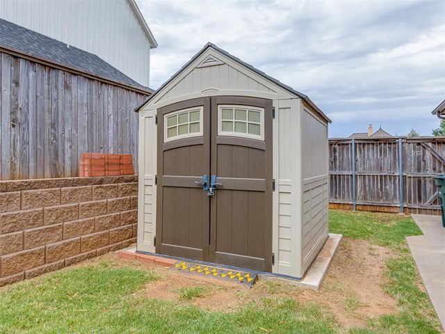 700 Newport Bridge Drive, Edmond, OK 73034