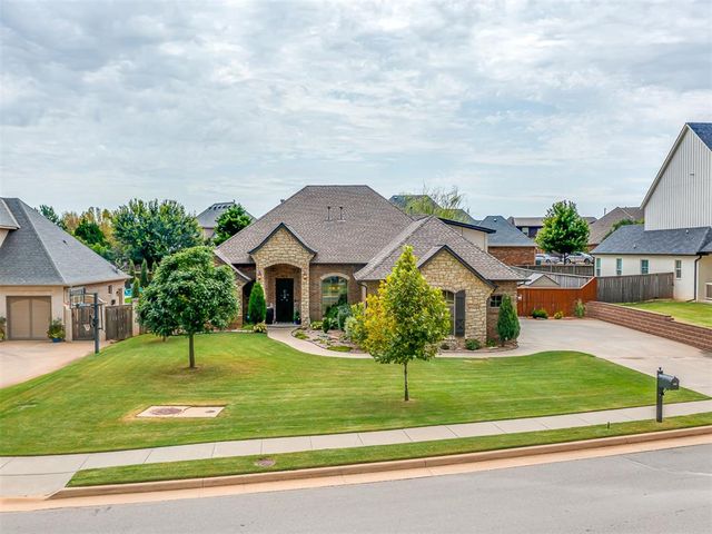 700 Newport Bridge Drive, Edmond, OK 73034