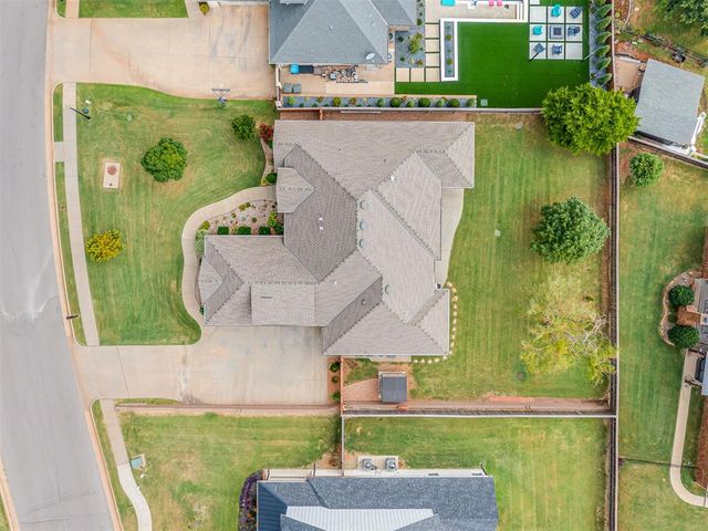 700 Newport Bridge Drive, Edmond, OK 73034