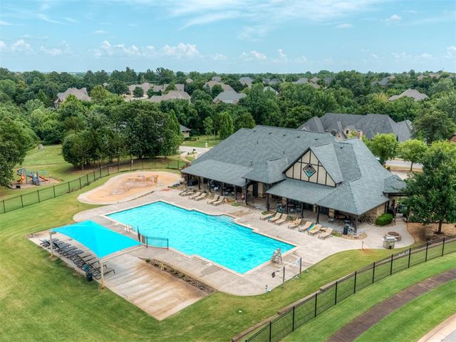 700 Newport Bridge Drive, Edmond, OK 73034