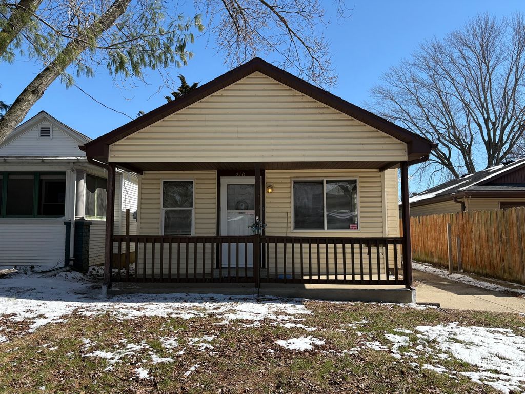 Image 1 of property listing at 710 Mulberry Street, Ottawa, IL 61350