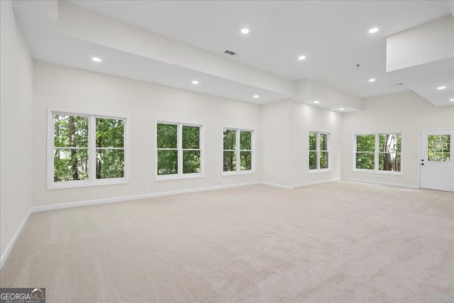 475 Trowgate Lane, Atlanta, GA 30350