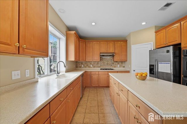 35 Hartlander Street, East Brunswick, NJ 08816