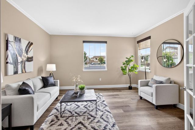 3692 Folsom Ct, West Sacramento, CA 95691