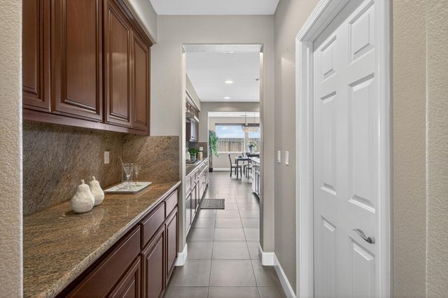 3692 Folsom Ct, West Sacramento, CA 95691