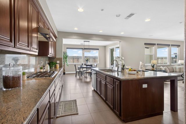 3692 Folsom Ct, West Sacramento, CA 95691