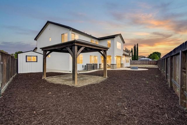 3692 Folsom Ct, West Sacramento, CA 95691