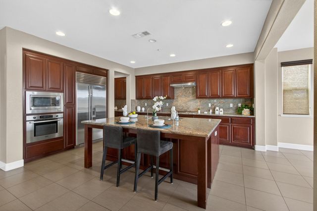 3692 Folsom Ct, West Sacramento, CA 95691