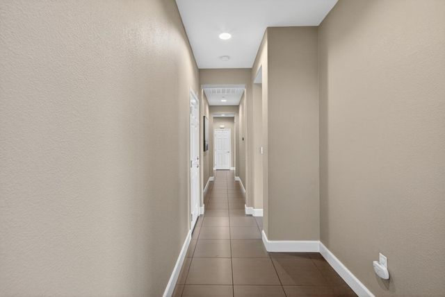 3692 Folsom Ct, West Sacramento, CA 95691