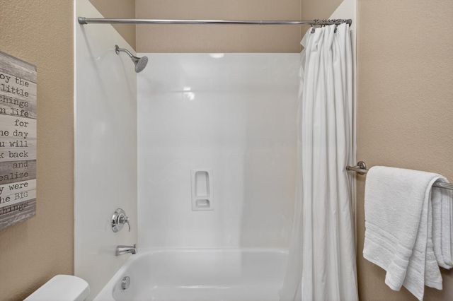 3692 Folsom Ct, West Sacramento, CA 95691