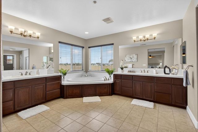 3692 Folsom Ct, West Sacramento, CA 95691
