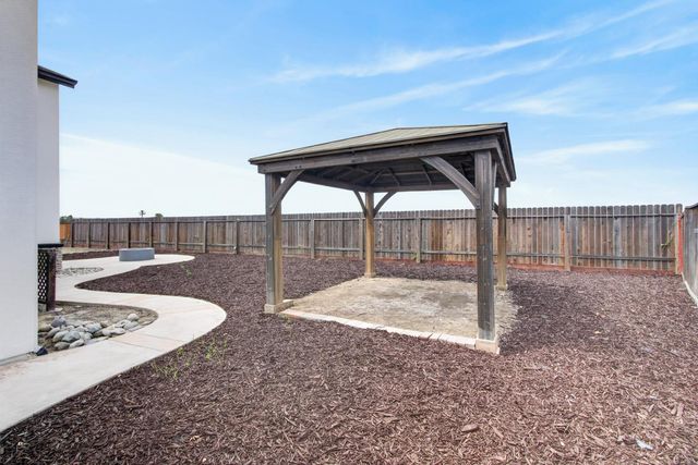 3692 Folsom Ct, West Sacramento, CA 95691
