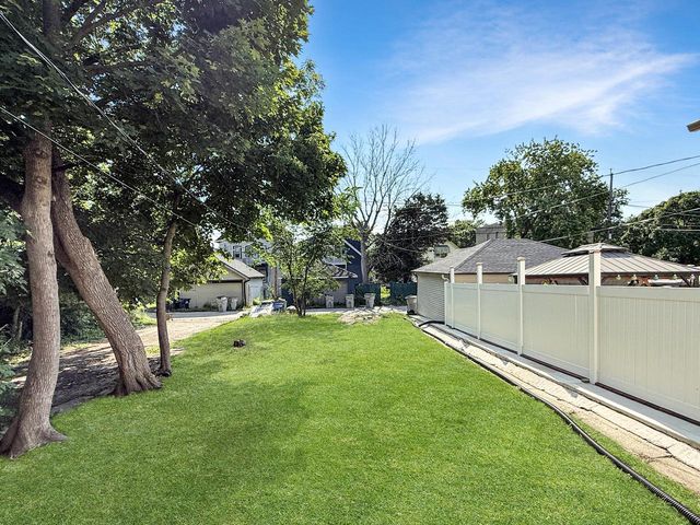 4616 N 30th STREET, Milwaukee, WI 53209