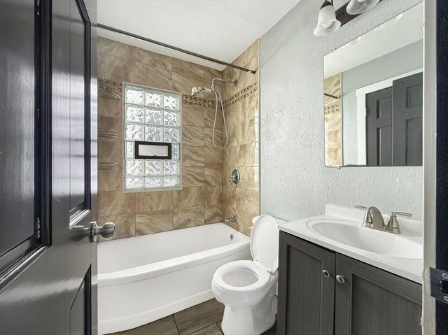 4616 N 30th STREET, Milwaukee, WI 53209