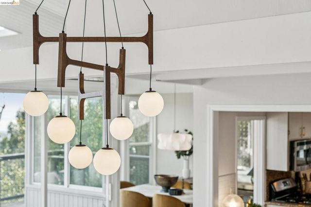 1925 1925 Manzanita Dr, Oakland, CA 94611