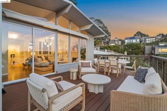 1925 1925 Manzanita Dr, Oakland, CA 94611