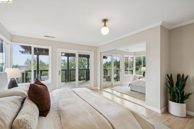 1925 1925 Manzanita Dr, Oakland, CA 94611