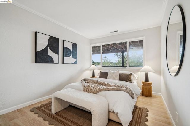 1925 1925 Manzanita Dr, Oakland, CA 94611