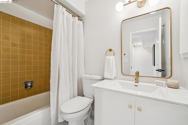 1925 1925 Manzanita Dr, Oakland, CA 94611