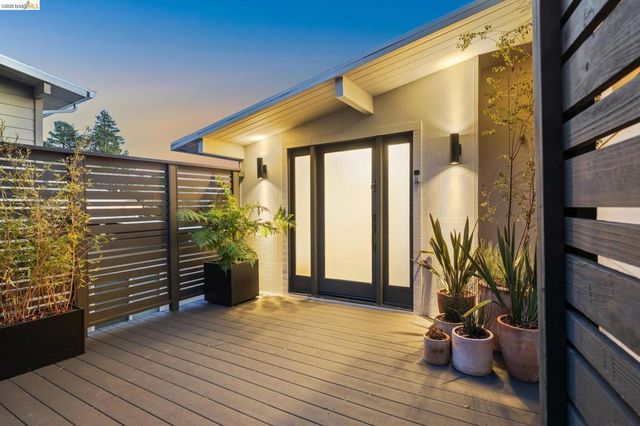 1925 1925 Manzanita Dr, Oakland, CA 94611