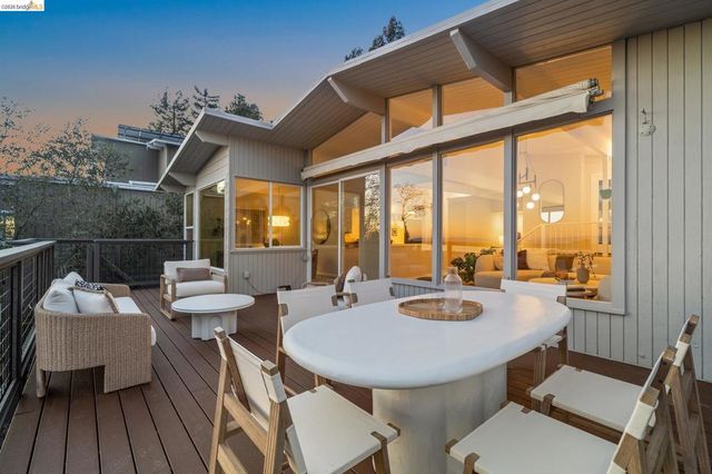 1925 1925 Manzanita Dr, Oakland, CA 94611