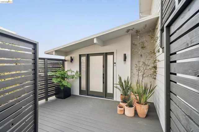 1925 1925 Manzanita Dr, Oakland, CA 94611