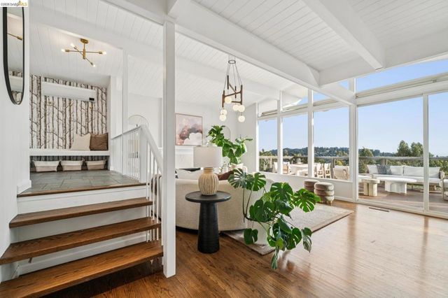 1925 1925 Manzanita Dr, Oakland, CA 94611