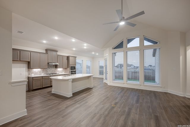 116 Highland Park, Castroville, TX 78009