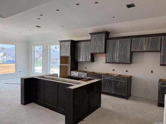 116 Highland Park, Castroville, TX 78009
