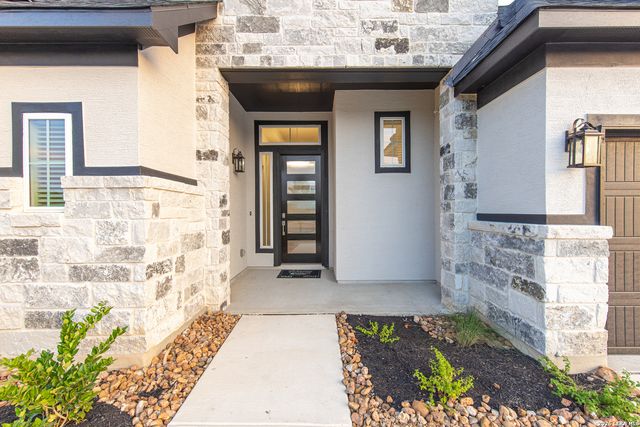 116 Highland Park, Castroville, TX 78009
