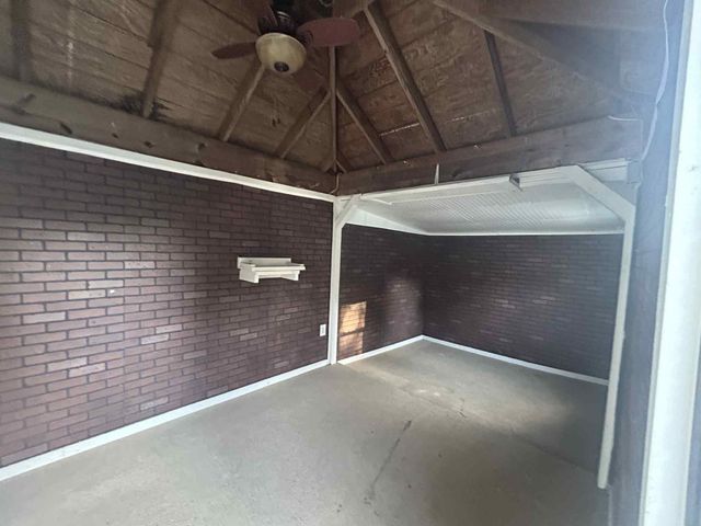 1012 HUNTERS POINT DR, Memphis, TN 38018