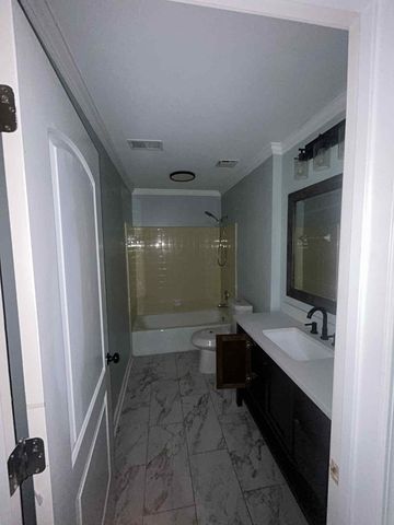 1012 HUNTERS POINT DR, Memphis, TN 38018